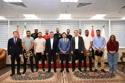 وزير الرياضة يستقبل عددًا من أفراد البعثة الفنية واللاعبين العائدين من ليبيا